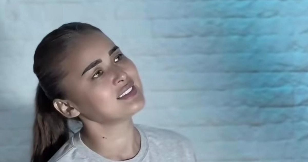 «Жаным деп жүргендер жаныңды алған»: Мөлдір Мұқанова тұрмыстық зорлық құрбандарына ән арнады