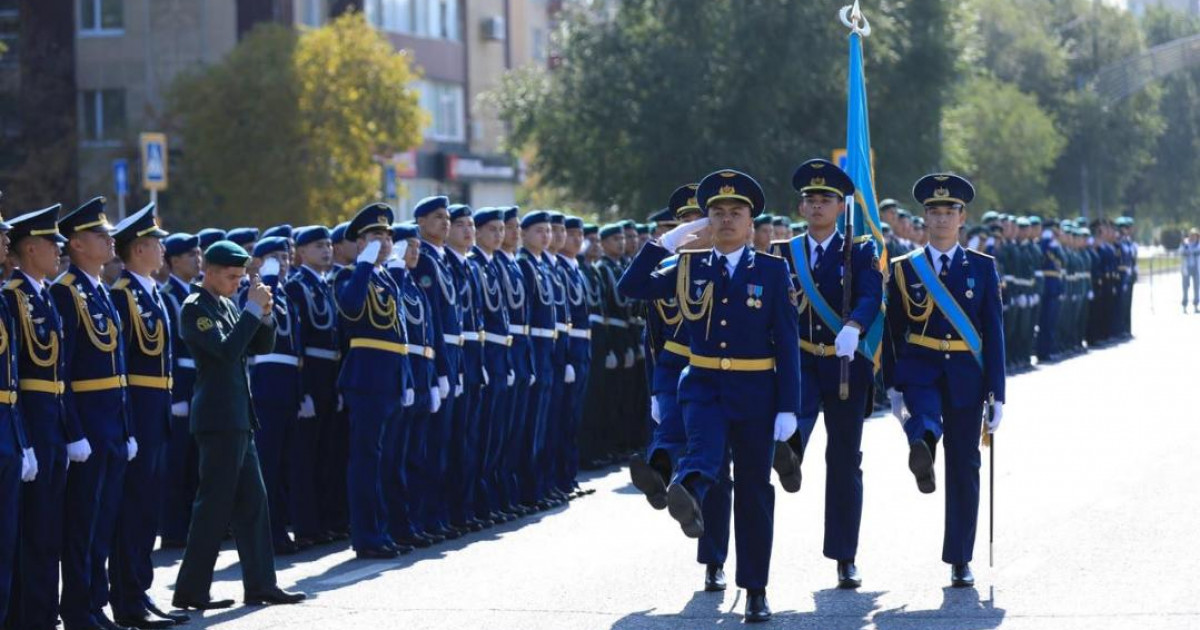 Ақтөбеде әскери институттың 67 түлегі офицер атанды
