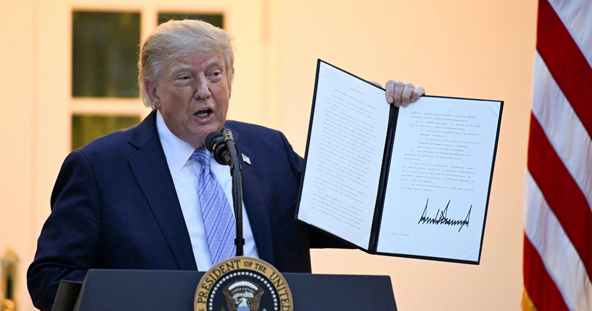 «Оларға өздерін дұрыс ұстаған жөн»: Трамп Иранға қатысты мәлімдеме жасады