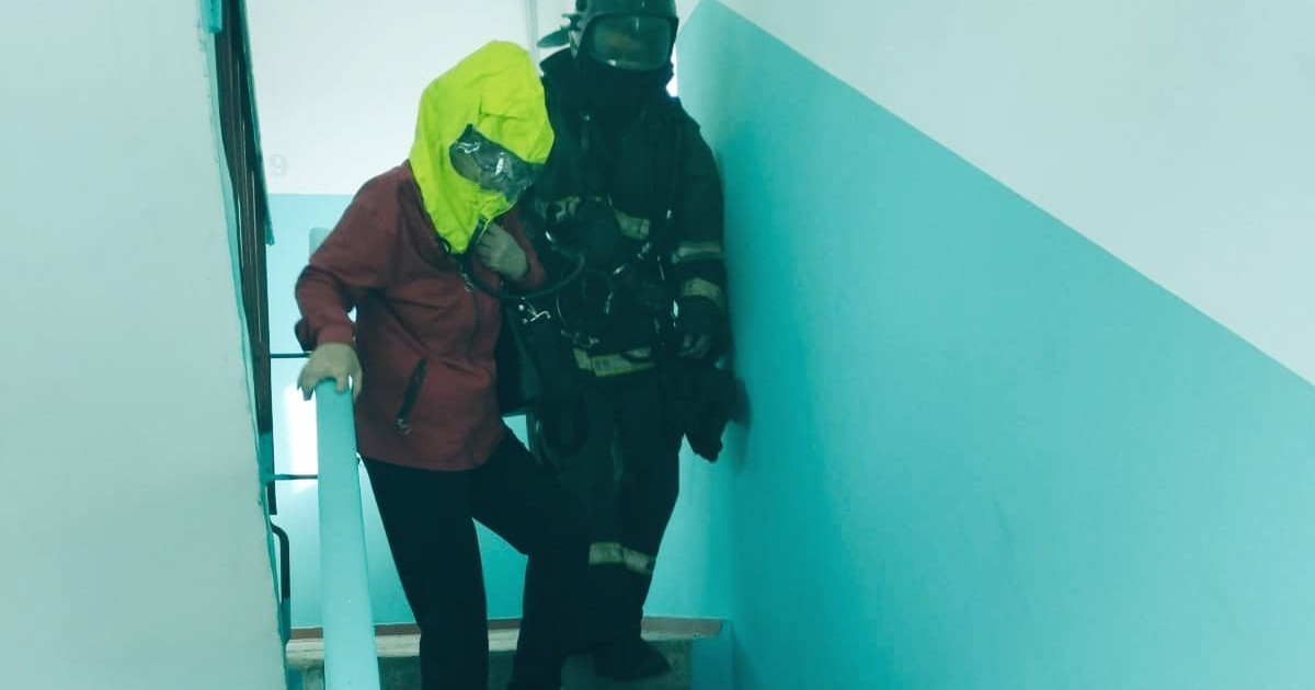 Өскеменде құтқарушылар өрттен 15 адамды эвакуациялады