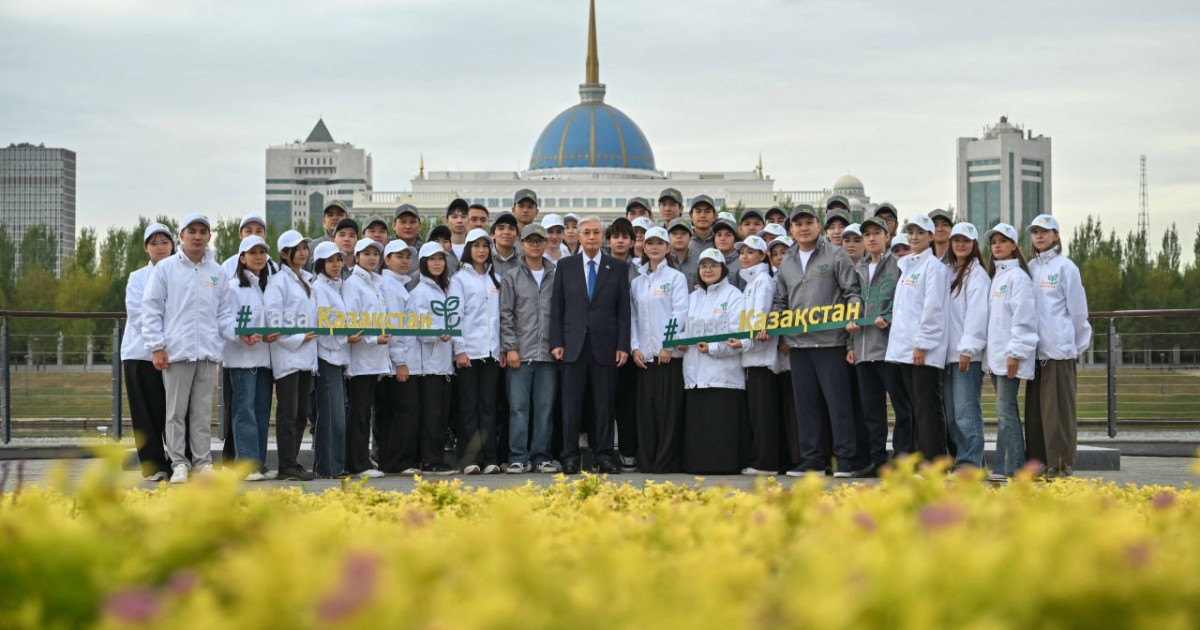 Әрқашанда еліміз туралы ойлап, Қазақстанға қамқоршы болыңыздар – Президент қазақстандықтарға үндеу жасады