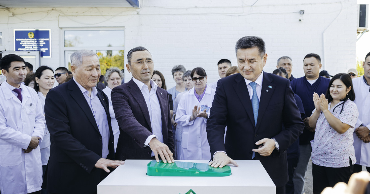 ШҚО әкімі Нұрымбет Сақтағанов пен Айдын Рахымбаев Құлынжон ауылында жаңа интернат пен спорт кешенін ашты