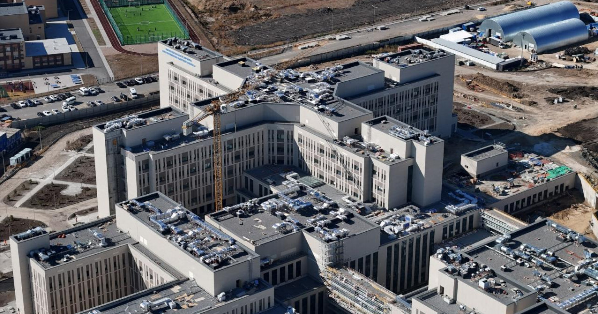 19 операциялық зал, 630 төсек: Көкшетаудағы жаңа медициналық кешеннің құрылысы 76 пайызға жетті