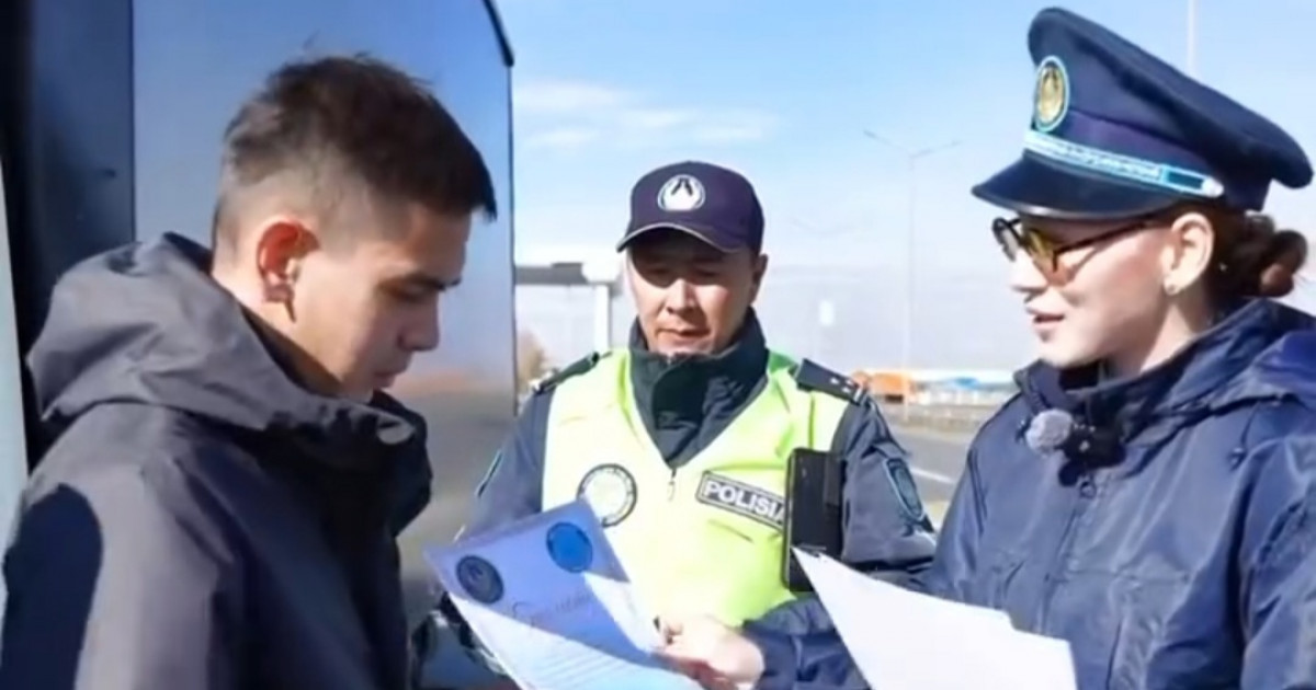 Абай облысында бес жыл бойы жол ережесін бұзбаған жүргізушілер марапатталды