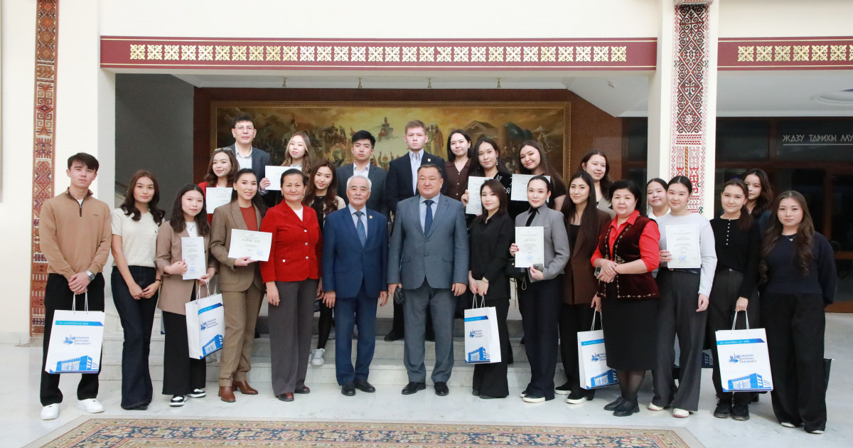 Еуразия ұлттық университетінде «Алтын Орда: тарихқа жаңа көзқарас» байқауының жеңімпаздары марапатталды