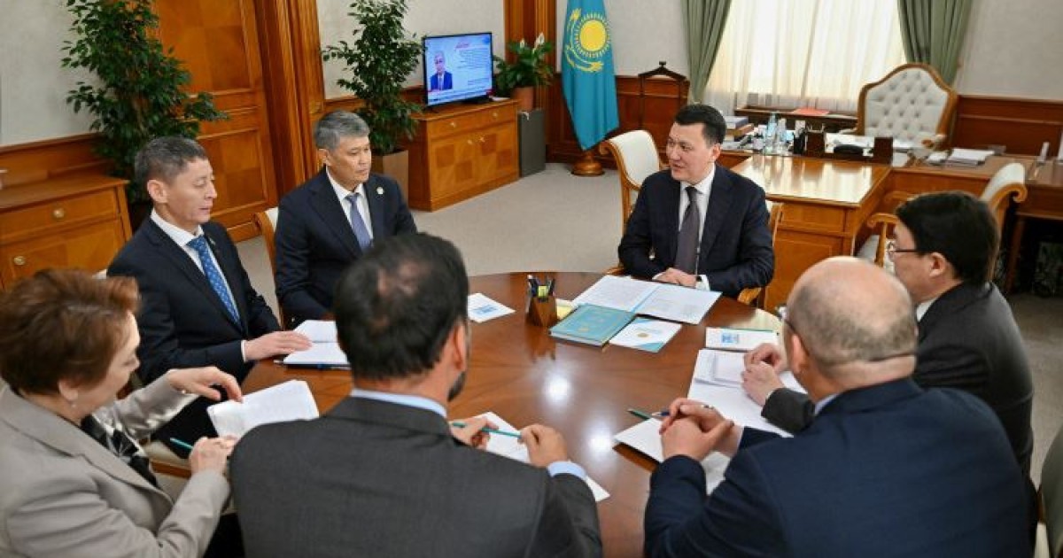 Фракция жетекшілерімен талқылау өткізді