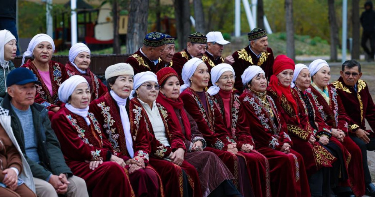 Қарияларға құрмет көрсетіледі