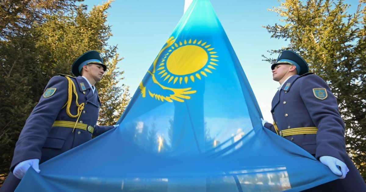 Қасым-Жомарт Кемелұлы Мемлекеттік ту көтеру рәсіміне қатысты