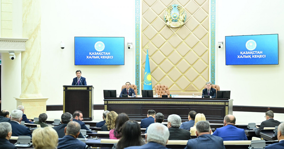 Мемлекет басшысының атынан Халық Кеңесінің Төрағасы мемлекеттік наградаларды табыстады