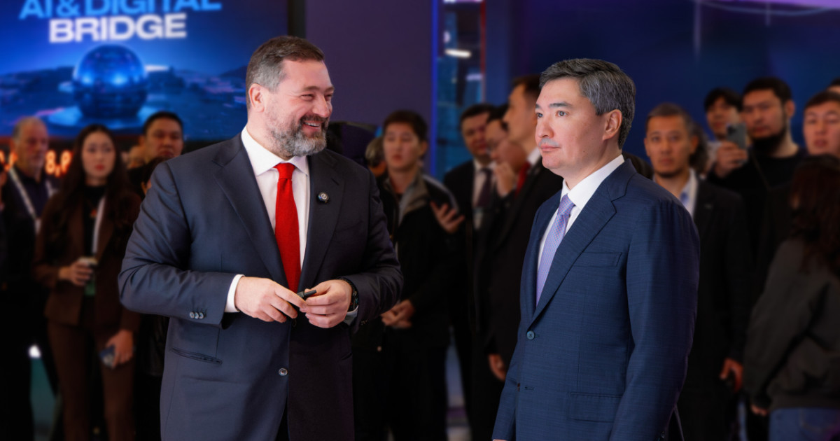 Михаил Ломтадзе Премьер-министрге Kasper AI-көмекшісінің мүмкіндіктерін көрсетті